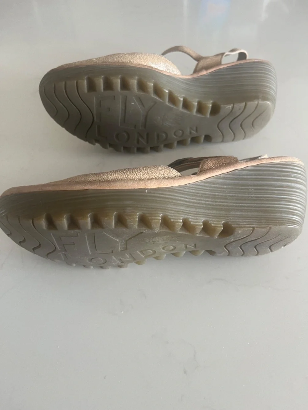 Fly London Yora Wedge Sandals Size 39- Gold glitter